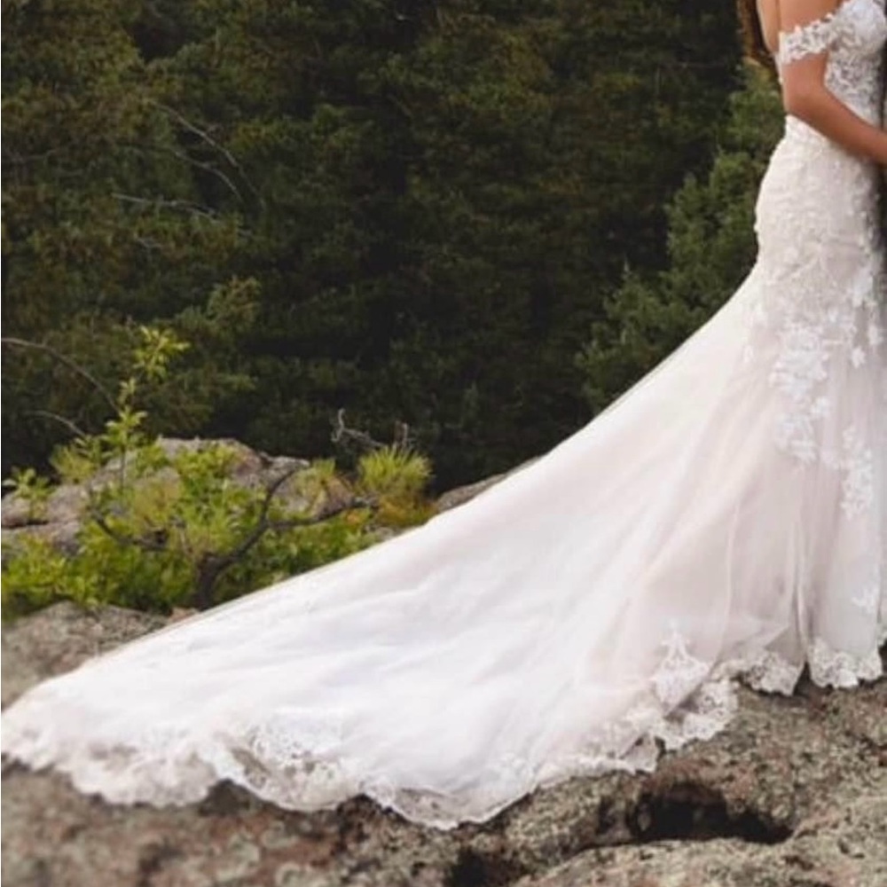 Essence of Australia Wedding Dress